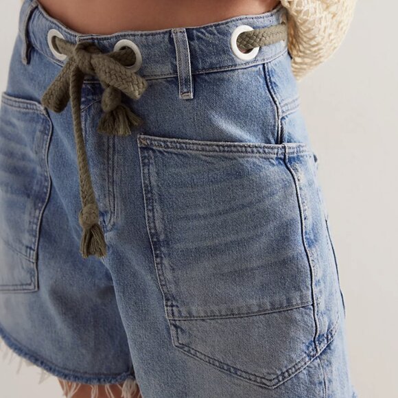 We The Free Moxie Barrel Shorts - Picture 1 of 4